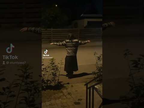 Shocking footage from my window last night🔪👀 #shorts #scary #dancinglady #eerie